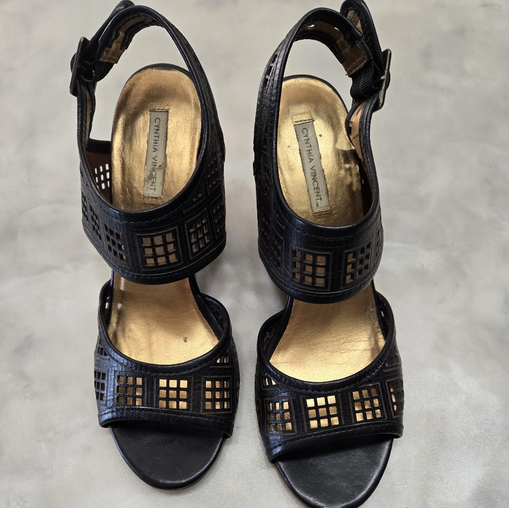 Cynthia Vincet Black Summer Leather 4" Wedge Size 9.5 - Picture 2 of 8